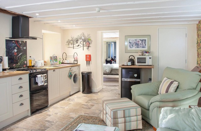 Apartment-Ensuite with Shower-Terrace-Garden Apartment