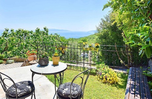 Apartment Evići by Interhome