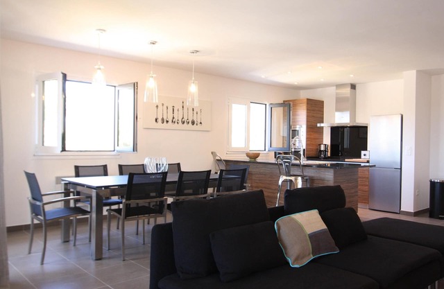 Apartment-F4 120m² (4)-Ensuite-Apartment-Pool view