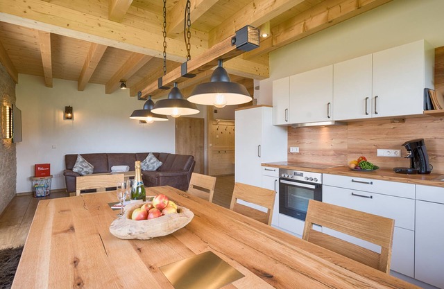 Apartment 'Felsenstüble' with Private Terrace, Shared Garden and Wi-Fi