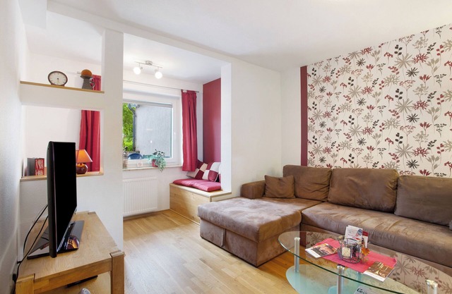 Apartment 'Ferienwohnung Königshof 3' with Shared Garden, Balcony, Wi-Fi, Meine Card plus Gästekarte