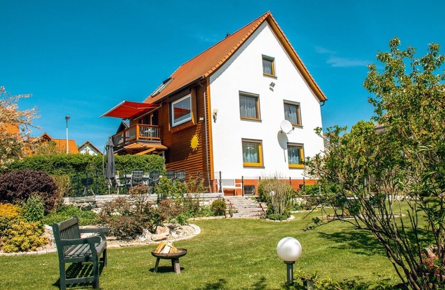 Apartment 'Ferienlandhaus Ahorntal' with Mountain View, Private Terrace and Wi-Fi