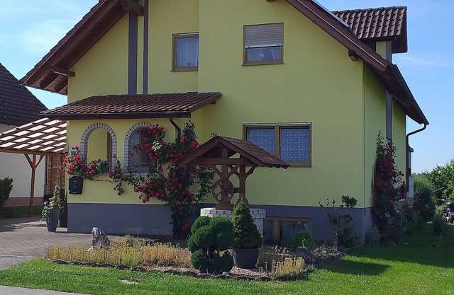 Apartment 'Ferienwohnung 'am Bienwald' with Balcony and Wi-Fi