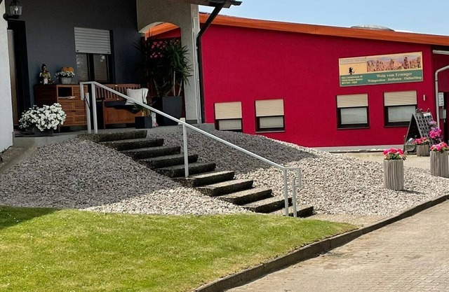 Apartment 'Ferienwohnung Reblandblick' with Mountain View, Balcony and Wi-Fi