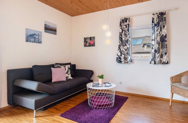 Apartment 'Ferienwohnung Trollinger' with Balcony and Wi-Fi