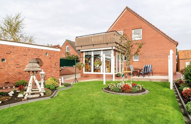 Apartment 'Ferienwohnung Karin' with Private Garden and Balcony