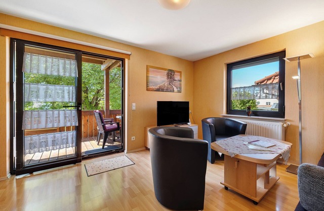 Apartment 'Ferienwohnung Eleonore' with Shared Terrace, Shared Garden and Wi-Fi