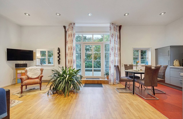 Apartment 'Ferienwohnung Varga Schafstedt' with Private Terrace, Shared Garden and Wi-Fi