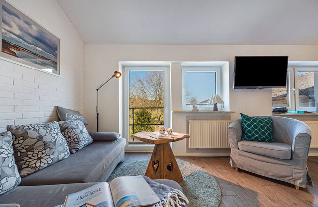 Apartment 'Ferienwohnung 1' with Private Terrace, Shared Garden