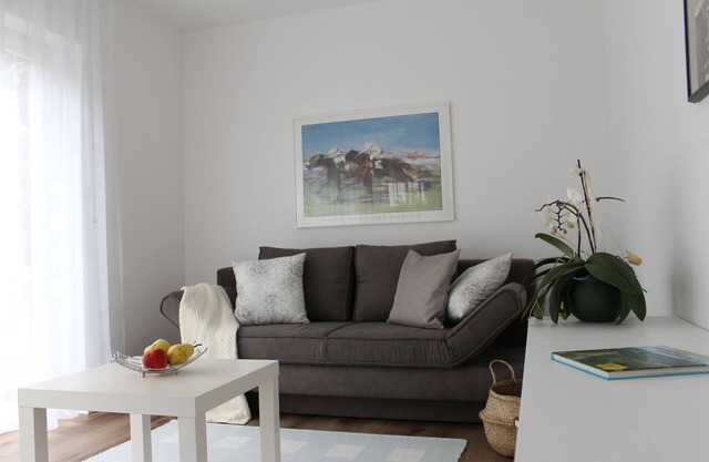 Apartment 'Ferienwohnung Madeleine' with Shared Terrace, Shared Garden and Wi-Fi