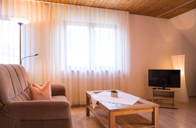 Apartment 'Ferienwohnung Riesling' with Shared Pool, Shared Garden and Wi-Fi