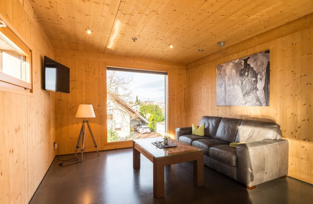 Apartment 'Ferienwohnung Chardonnay' with Shared Pool, Shared Garden and Wi-Fi