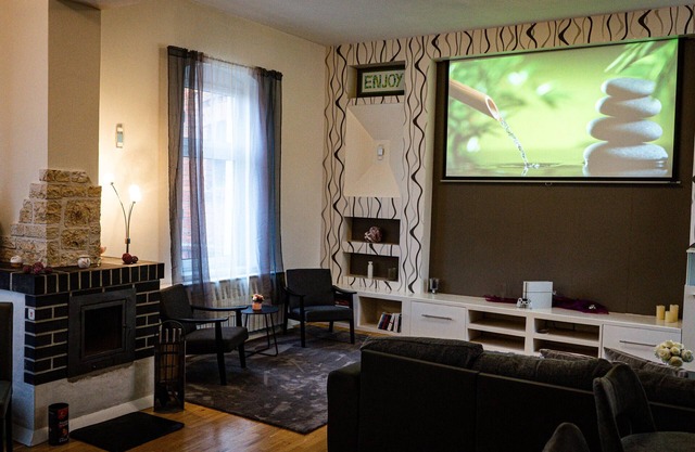 Apartment 'Ferienwohnung Zum Alten Hotel' with Wi-Fi