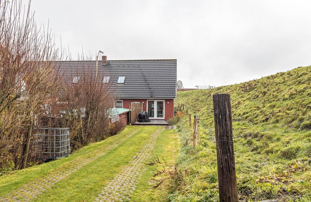 Apartment 'Ferienwohnung Deich' with Private Garden and Wi-Fi