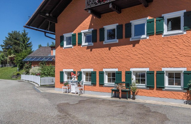 Apartment 'Fewo Im Gästehaus Maximilian' with Mountain View, Balcony and Wi-Fi