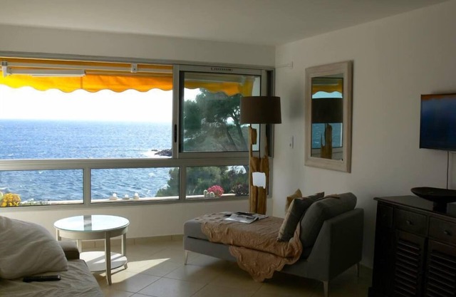 Apartment/flat - Bandol, Sea front, A/C, private parking place