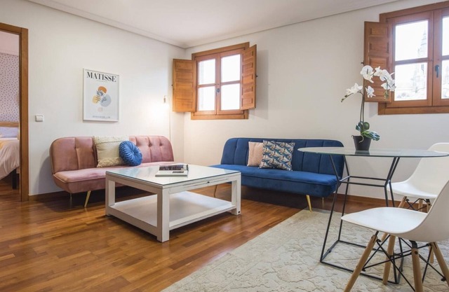 Apartment for 4 with views to the cathedral