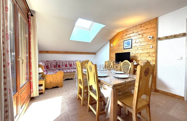 Apartment for 6 with pool and private parking