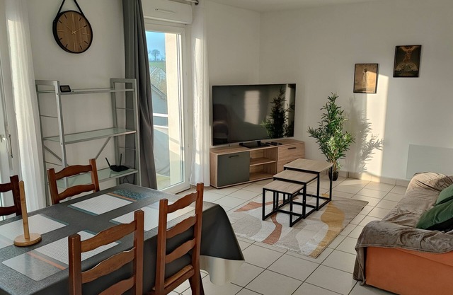 Apartment, independent entrance, close to station
