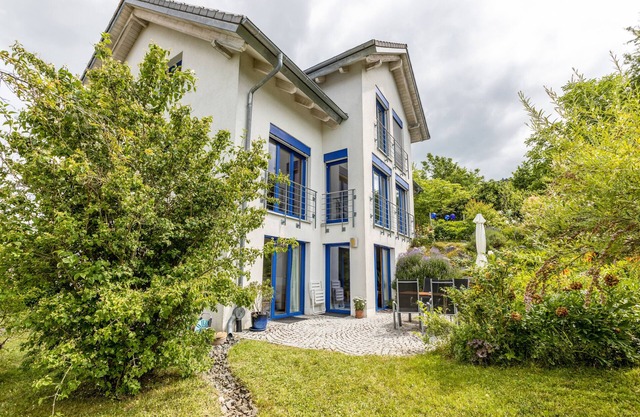 Apartment "Geräumige Ferienwohnung mit Garten" with Mountain View & Wi-Fi