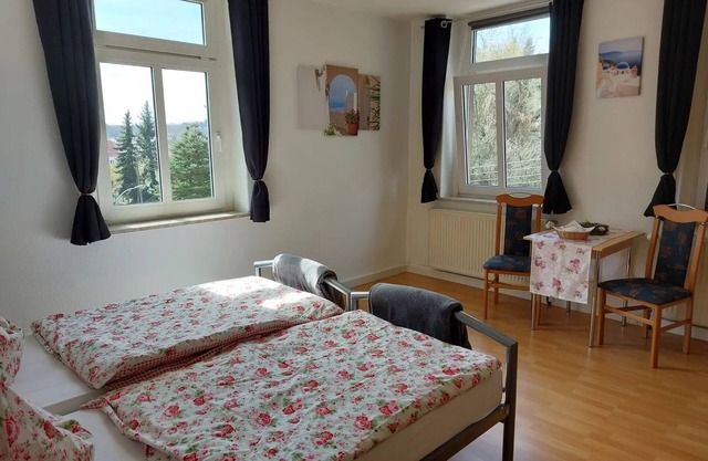 Apartment 'Giesis Wohlfühloase' with Shared Terrace, Private Garden and Wi-Fi