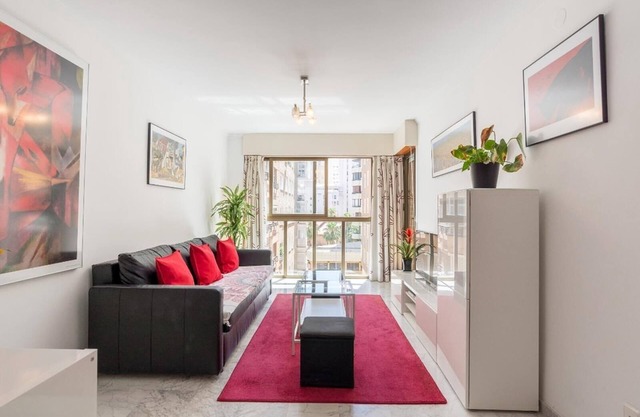 Apartment Gran Confort Muelle Uno with Wi-Fi, A/C & Balcony