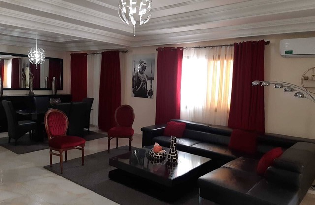 APARTMENT Ground floor 247m² Sacré Coeur