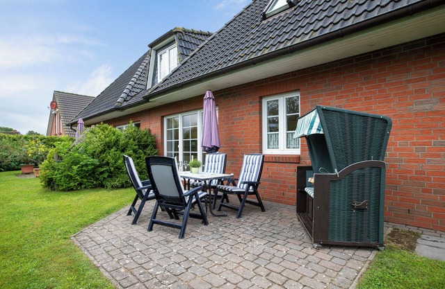 Apartment 'Haus Schwalbennest' with Private Terrace, Shared Garden and Wi-Fi