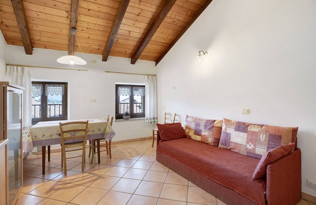 Apartment House Predaia with Mountain View, garden and WiFi