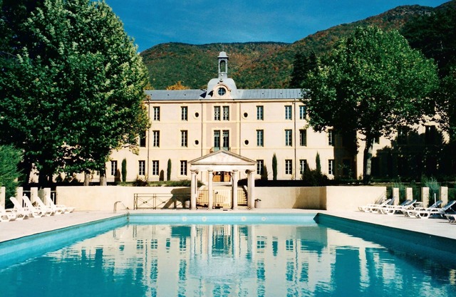 Apartment in Rhone Alpes with Pool and Lake