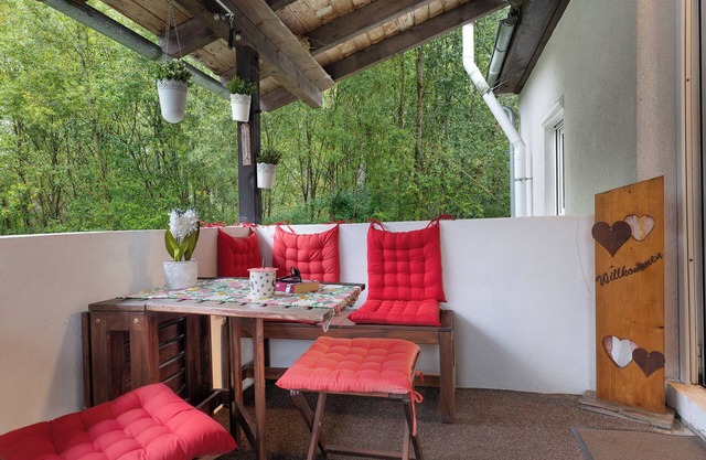 Apartment 'Im Grünen' with Terrace, Shared Garden and Wi-Fi