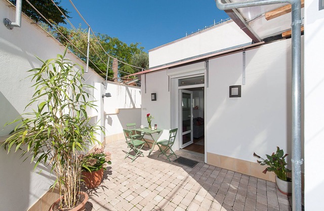 Apartment in a green quiet location near the center of Freiburg and the University Hospital