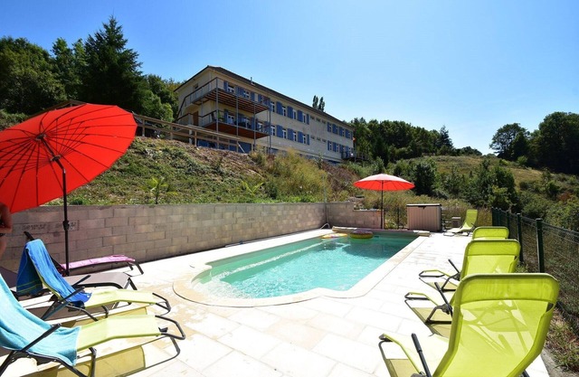 Apartment in Cuzy with Heated Pool