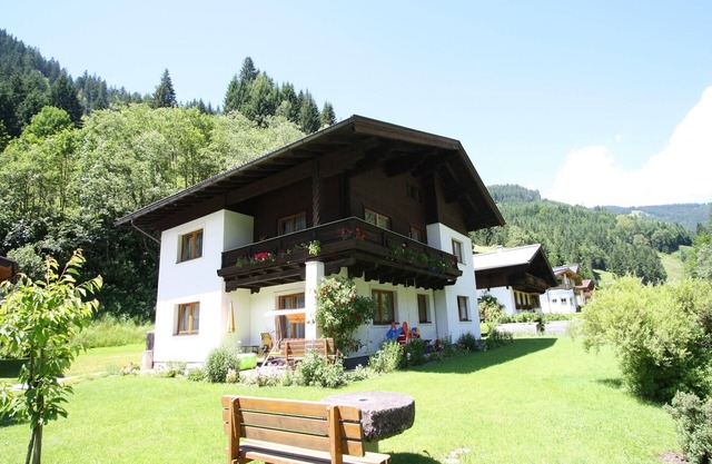 Apartment in Dienten near Ski Lift