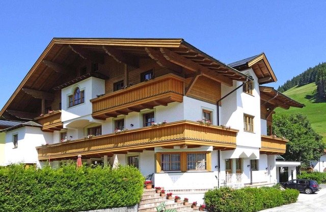 Apartment in Filzmoos near Ski Amadé