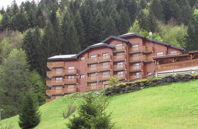 Apartment In Ski Resort With Mountain Views and only 150m walk to the ski lift.