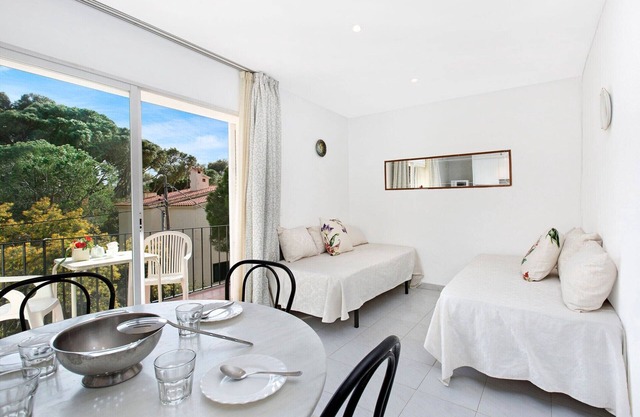 Apartment in Llafranc near Sandy Beach