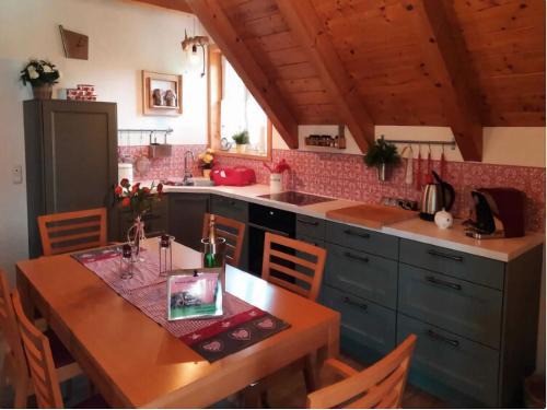 Apartment in Neuhaus near Petzen Ski Area, cleaning included