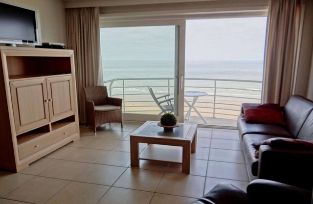 Apartment in Nieuwpoort with Sea Views