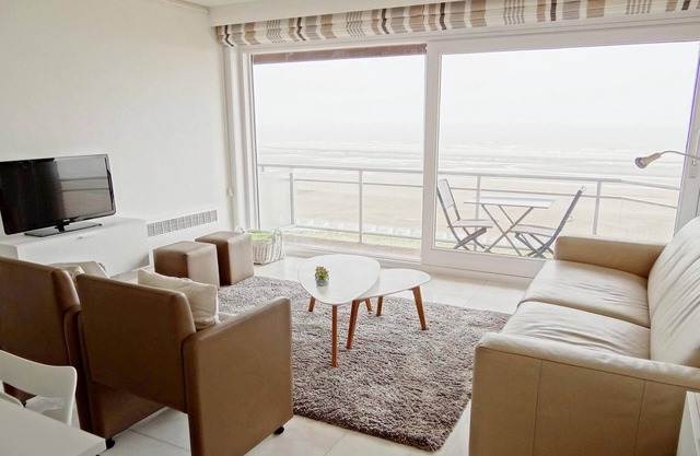 Apartment in Nieuwpoort with Sea Views