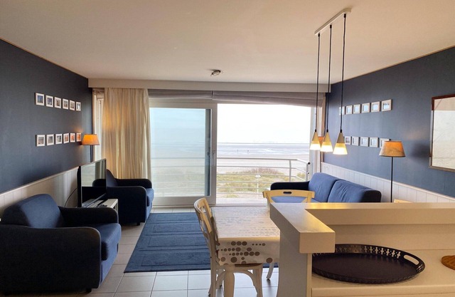 Apartment in Nieuwpoort near Sandy Beaches