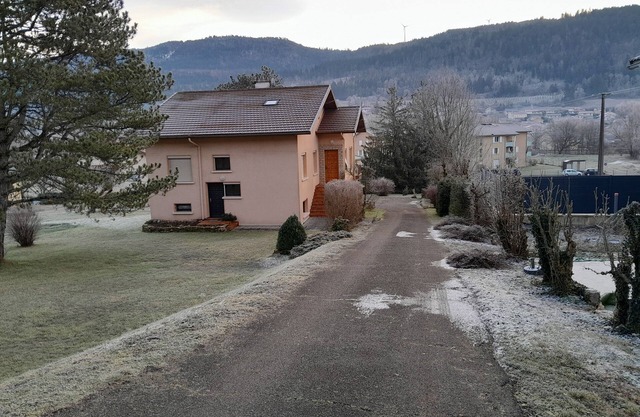 Apartment in quiet house between lakes and fir trees