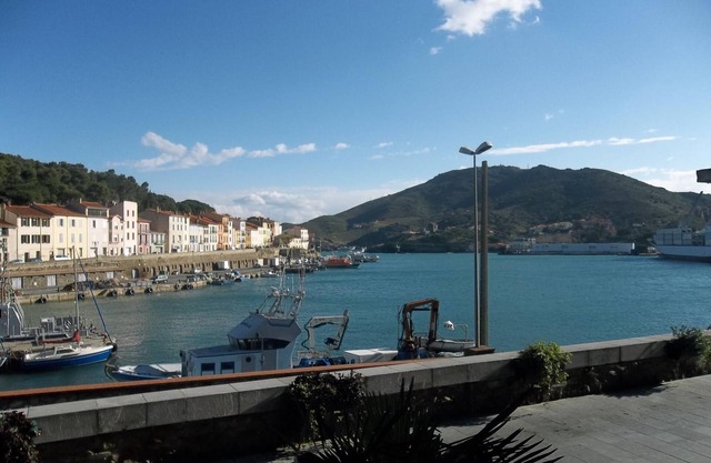 Apartment in the heart of Port-Vendres, 3 bedrooms, sleeps 6, well equipped.