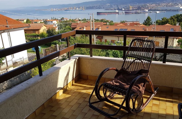 Apartment in villa with garden