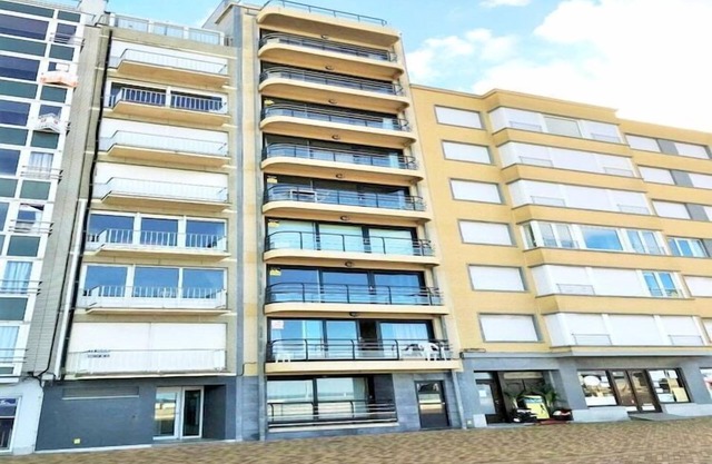 Apartment in Wenduine with Stunning Sea Views