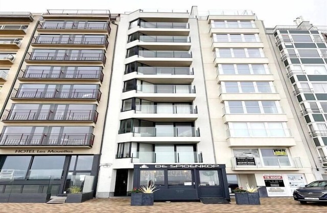 Apartment in Wenduine with Stunning Sea Views