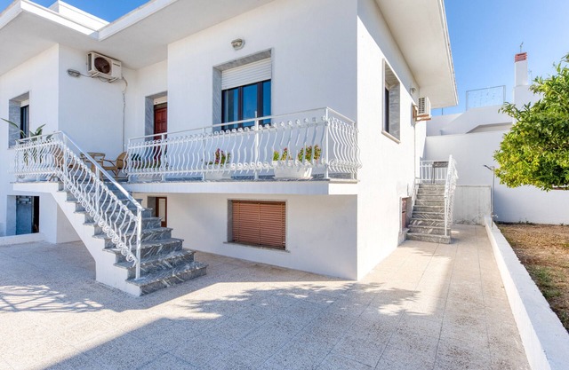 Apartment 'Villetta Municipio - Salento' with Private Terrace, Wi-Fi and Air Conditioning