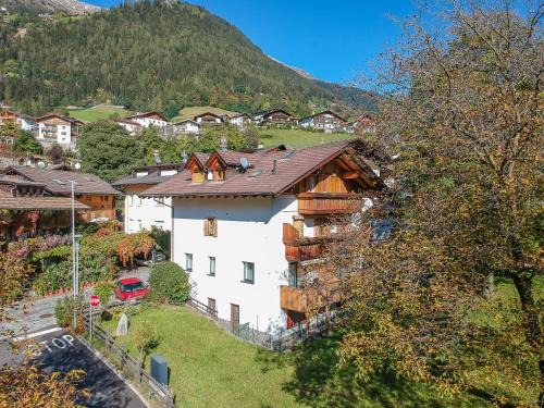 Apartments Hubertus - central St Leonhard - free parking - Netflix - PasseiertalCard included - hiking and biking from doorstep