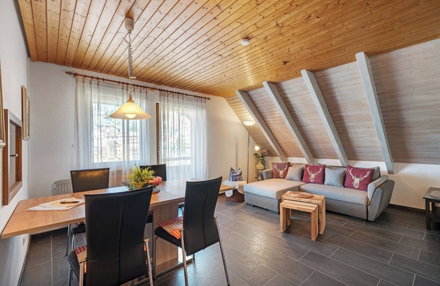 Apartment 'Karin' with Lake View and Balcony