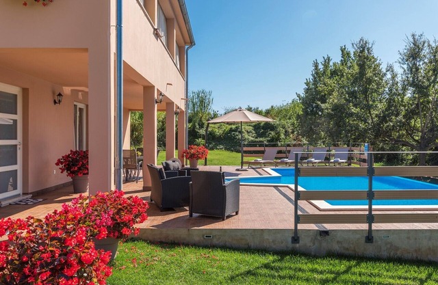 Apartment Kata with Private Pool in Central Istria